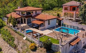 Villa Cook With Sea View - Heated Pool - At Balchik